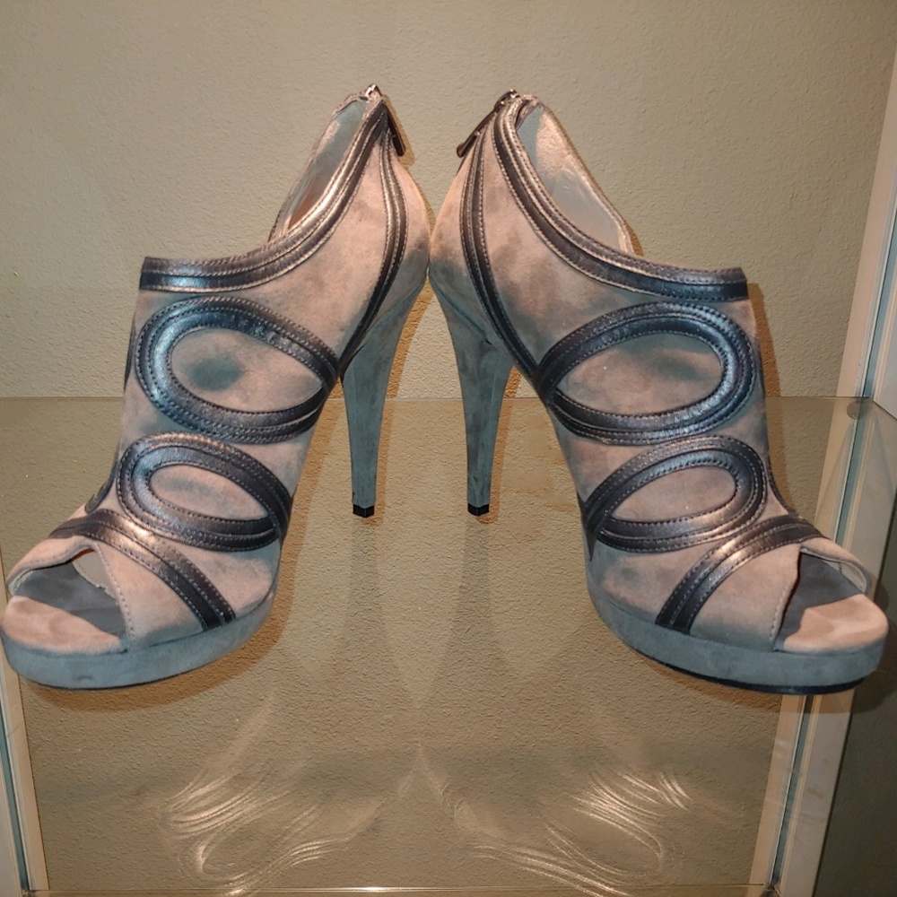Via Spiga Leather/Suede Black/Tan Heels 8 1/2